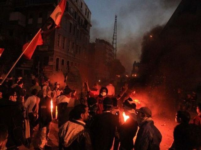 Вследствие протестов в Египте погиб по меньшей мере один человек Вследствие протестов в Египте погиб по меньшей мере один человек