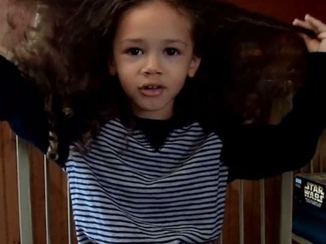 Трехлетний американец пожертвует волосы детям, которые пережили химиотерапию (Видео) Трехлетний американец пожертвует волосы детям, которые пережили химиотерапию (Видео)