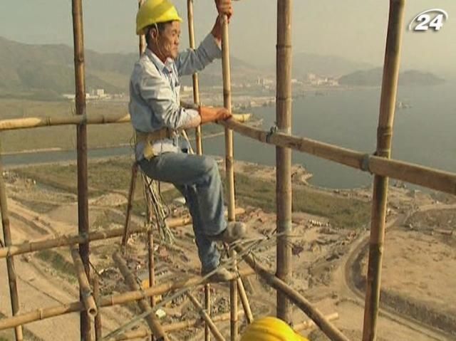 Как сводят бамбуковые обрешетки для небоскребов (Видео) Как сводят бамбуковые обрешетки для небоскребов (Видео)