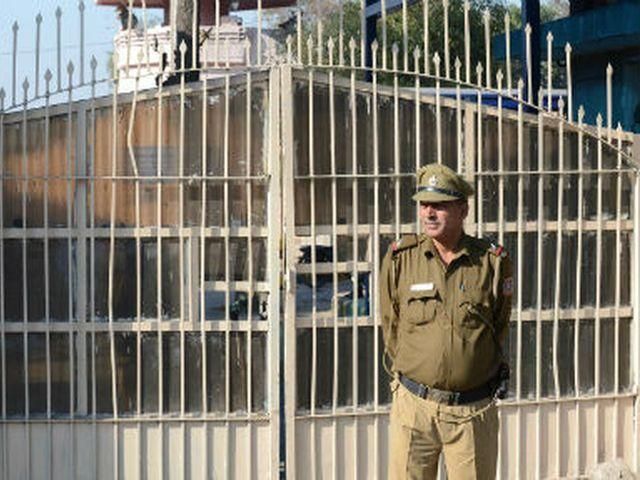 У в’язниці повісився обвинувачений у зґвалтуванні індійської студентки У в’язниці повісився обвинувачений у зґвалтуванні індійської студентки