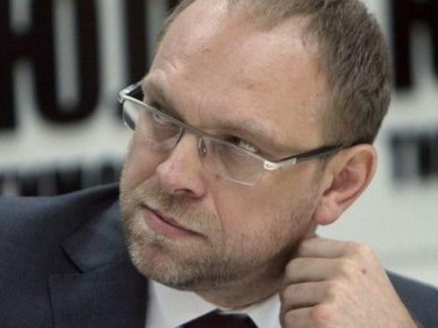 Власенко не збирається просити політичний притулок