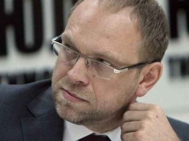 Власенко не собирается просить политического убежища Власенко не собирается просить политического убежища