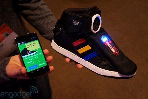 Adidas та Google створили кросівки, які синхронізуються з смартфоном (Фото. Відео) Adidas та Google створили кросівки, які синхронізуються з смартфоном (Фото. Відео)