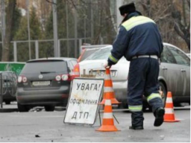 В ДТП на Черниговщине погибли 2 граждан Молдовы и россиянин В ДТП на Черниговщине погибли 2 граждан Молдовы и россиянин