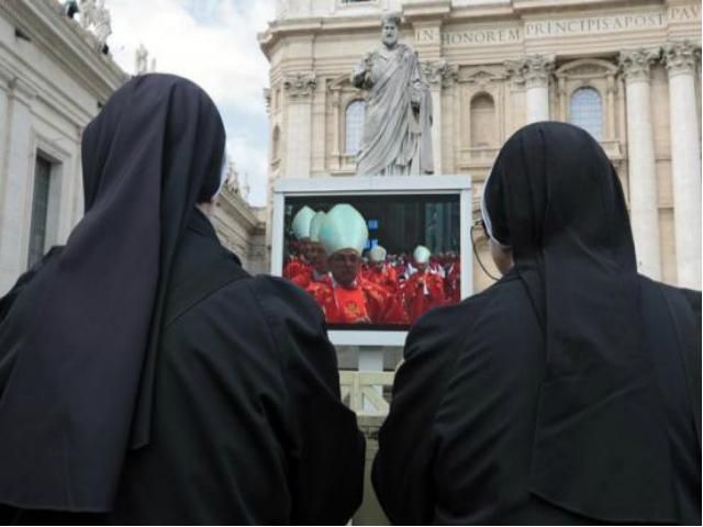Вибори Папи Римського: день другий (Фото) Вибори Папи Римського: день другий (Фото)