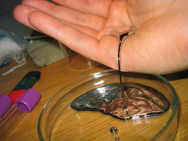 На свалке неподалеку Феодосии нашли ящик с ртутью На свалке неподалеку Феодосии нашли ящик с ртутью