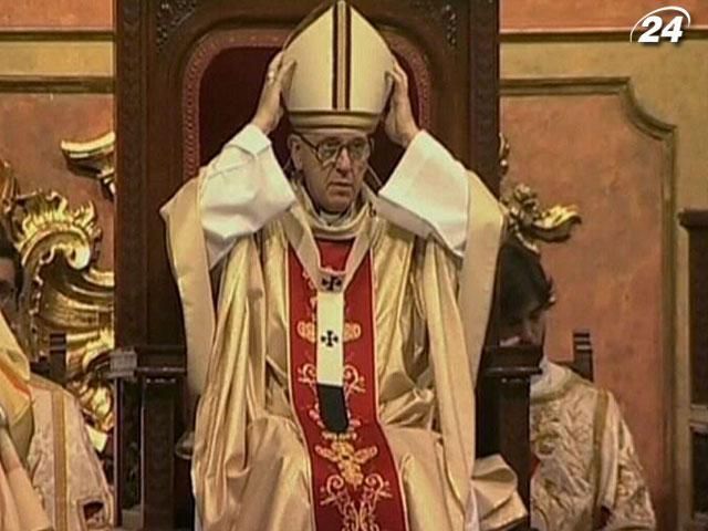 Новий Папа Римський отримує вітання з різних куточків світу Новий Папа Римський отримує вітання з різних куточків світу