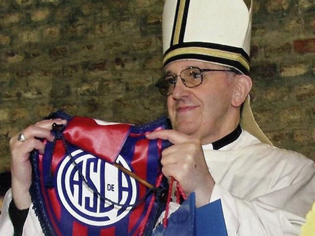 Новый Папа Римский - футбольный фанат Новый Папа Римский - футбольный фанат