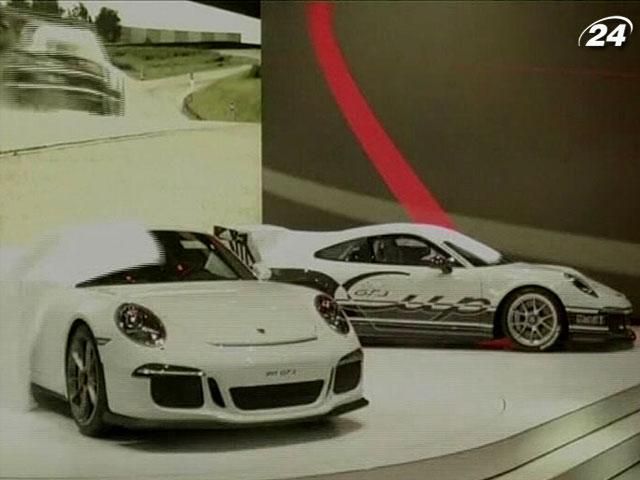 На Женевському автошоу представили надсучасні і наддорогі автоновинки На Женевському автошоу представили надсучасні і наддорогі автоновинки