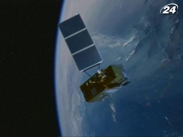 Чтобы спутники на орбите столкнулись, за ними специально следят специалисты
