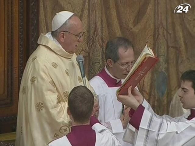 Франциск I отслужил свою первую мессу в Сикстинской капелле Франциск I отслужил свою первую мессу в Сикстинской капелле