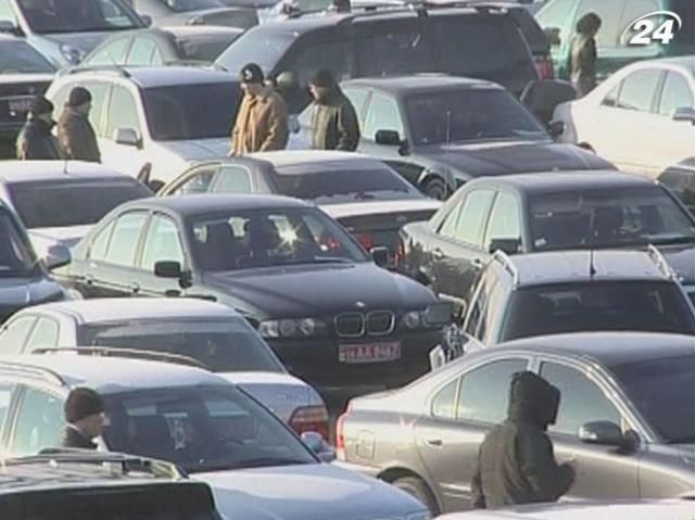 За наступний місяць до України ввезуть якомога більше іномарок За наступний місяць до України ввезуть якомога більше іномарок