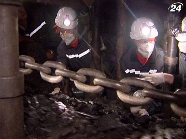 Уряд України змушує металургійні компанії купувати вітчизняне вугілля Уряд України змушує металургійні компанії купувати вітчизняне вугілля