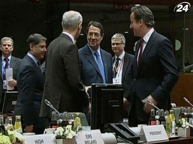 ЄС не скасував ембарго на постачання зброї повстанцям у Сирії ЄС не скасував ембарго на постачання зброї повстанцям у Сирії