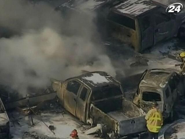 В штате Флорида легкомоторный самолет упал на автостоянку В штате Флорида легкомоторный самолет упал на автостоянку