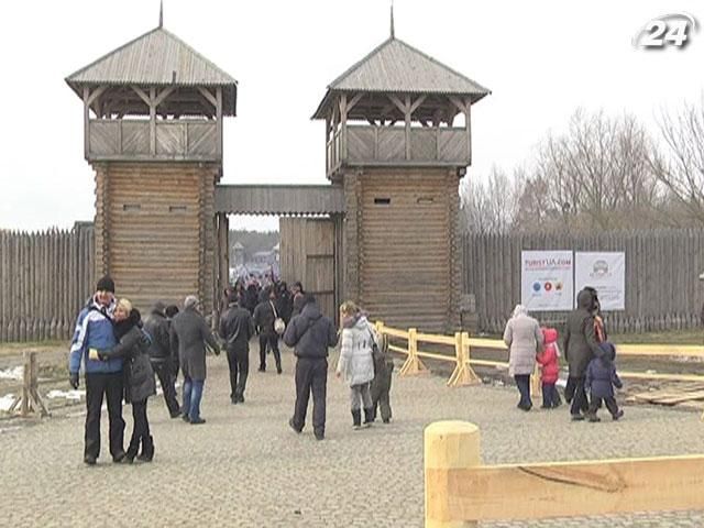 В парке Киевская Русь отгуляли Масленицу по старым традициям В парке Киевская Русь отгуляли Масленицу по старым традициям