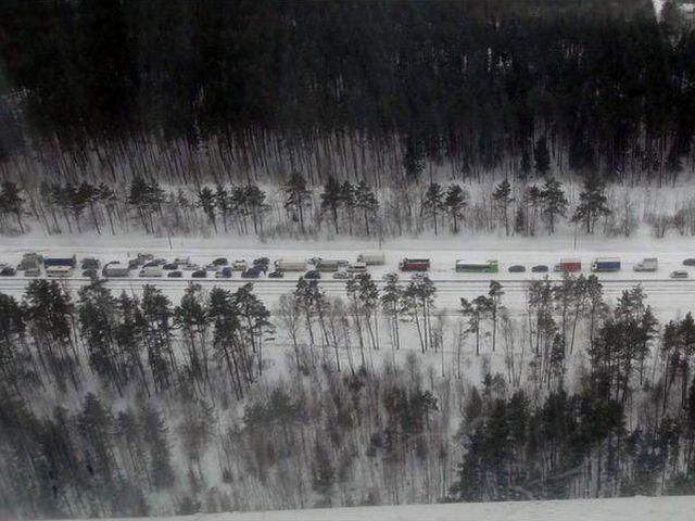 Беларусь освобождают из-под снега (Фото)