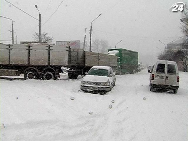 В “Укравтодорі” розповіли про ситуацію на автошляхах після снігових заметів