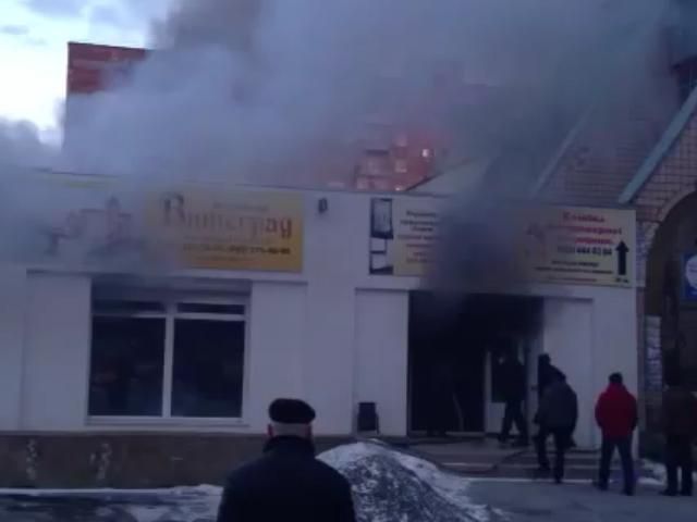 На Київщині прогриміли два вибухи у супермаркеті (Відео) На Київщині прогриміли два вибухи у супермаркеті (Відео)