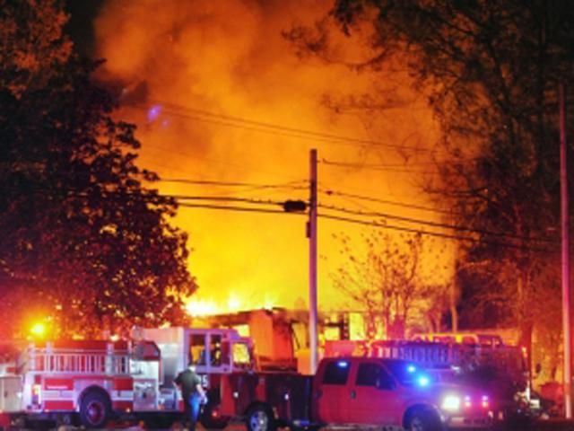 США: літак упав на будинок, є жертви США: літак упав на будинок, є жертви