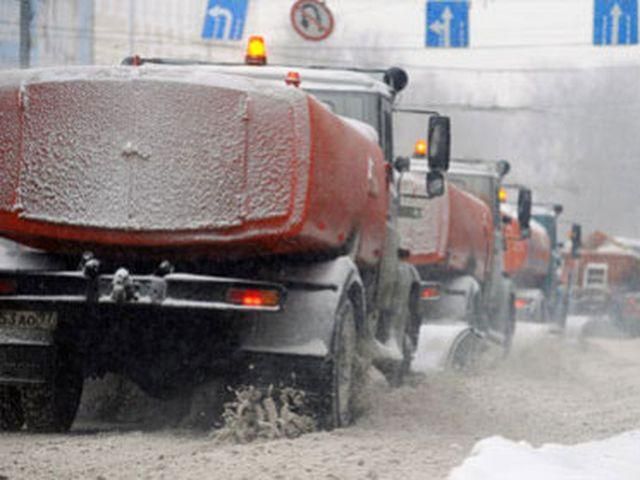 Украину продолжают чистить от снега