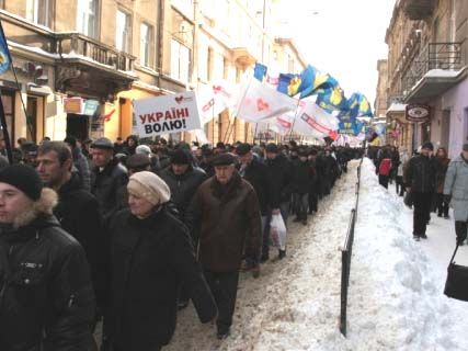 Социологи: Треть украинцев готовы выйти с протестами