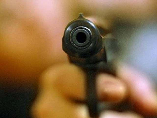 Колишній болгарський офіцер застрелив трьох циган Колишній болгарський офіцер застрелив трьох циган