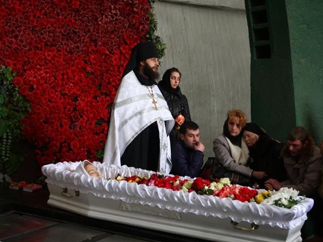 Певицу Оксану Хожай похоронили