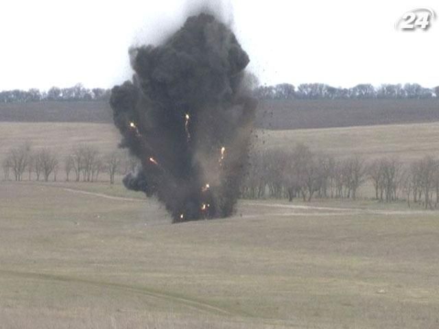 В Днепропетровске уничтожили полтысячи боеприпасов времен Второй мировой В Днепропетровске уничтожили полтысячи боеприпасов времен Второй мировой
