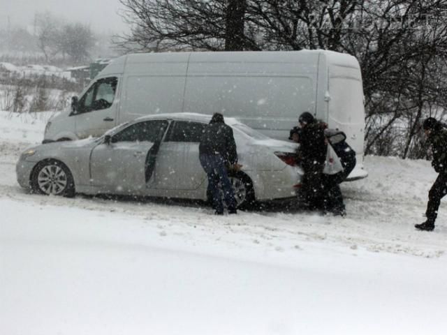 На Україну знову насуваються снігопади та хуртовини На Україну знову насуваються снігопади та хуртовини