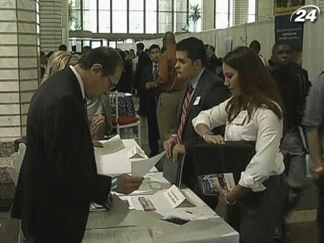 ФРС оставила базовую ставку на уровне 0-0,25% годовых ФРС оставила базовую ставку на уровне 0-0,25% годовых