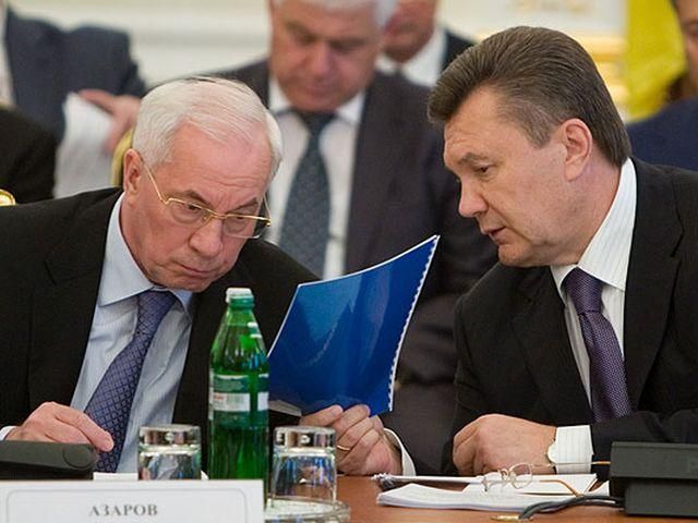 Янукович доручив Азарову роздержавити ЗМІ