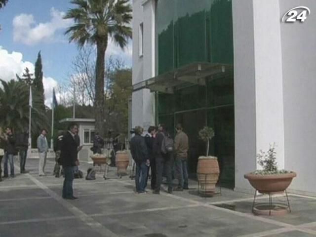 Українці тримають у банках Кіпру близько 3,5 млрд євро Українці тримають у банках Кіпру близько 3,5 млрд євро