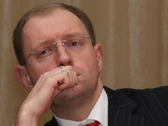 Комуністка запевняє, що Яценюк у Раді розмовляє російською Комуністка запевняє, що Яценюк у Раді розмовляє російською