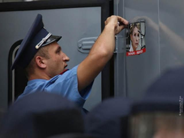 Тимошенко не вывезли из больницы в суд