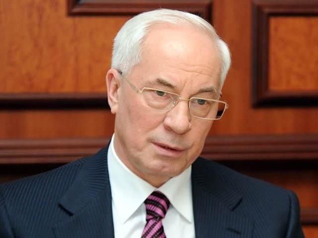 Азаров пришел в Раду Азаров пришел в Раду