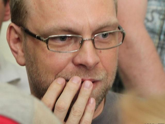 Защитников Тимошенко забросали экскрементами Защитников Тимошенко забросали экскрементами