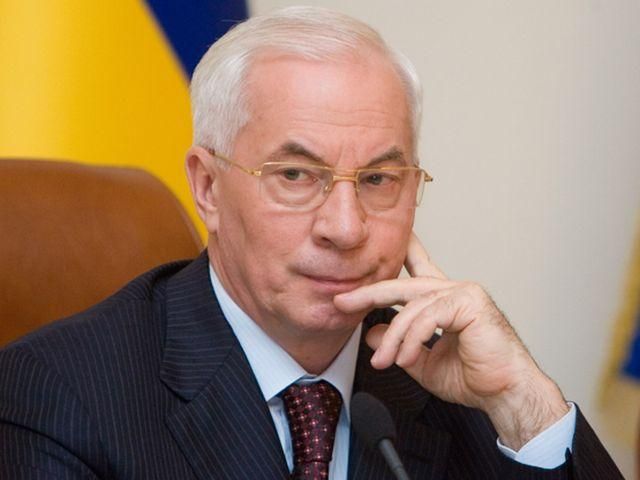 Азаров пообіцяв особисто перевірити, як попрацював "Укравтодор"