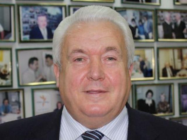 Регіонала засміяли, коли він заговорив про поремонтовані Азаровим дороги Регіонала засміяли, коли він заговорив про поремонтовані Азаровим дороги