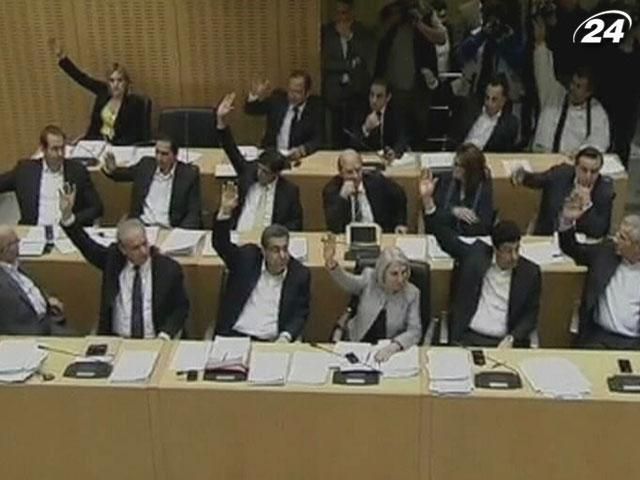 Депутати погодили антикризові закони для отримання грошей від ЄС Депутати погодили антикризові закони для отримання грошей від ЄС