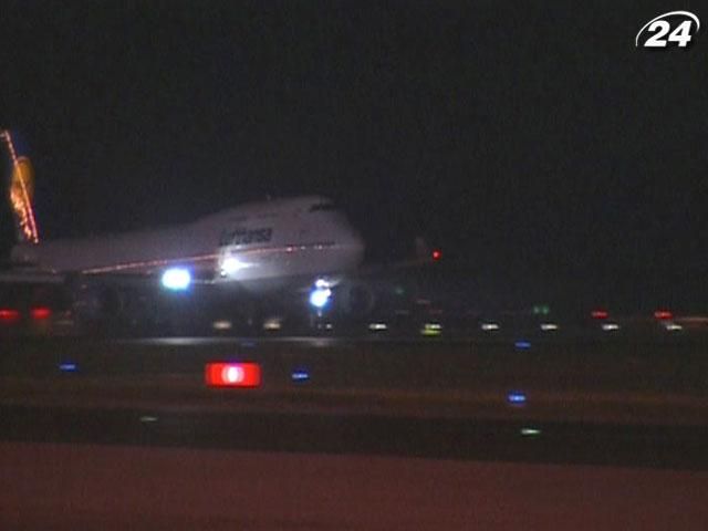 Как ремонтируют взлетную полосу аэропорта (Видео) Как ремонтируют взлетную полосу аэропорта (Видео)