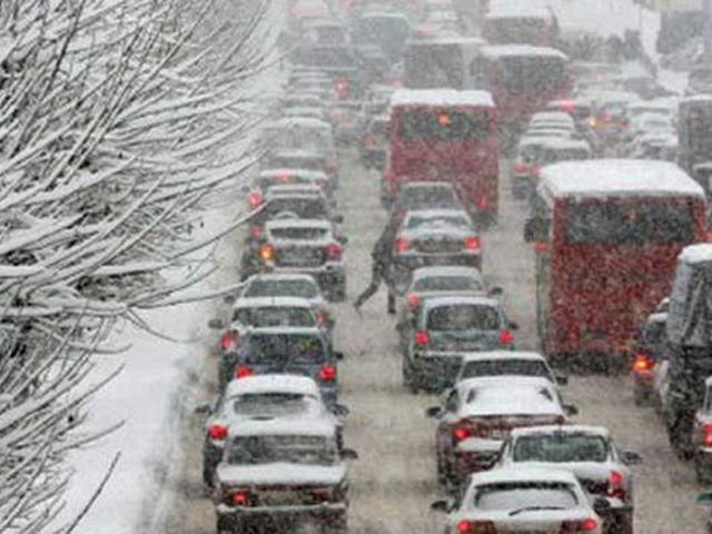 Украинские дороги оживают от пробок Украинские дороги оживают от пробок