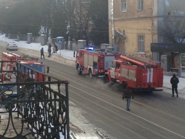 Во Львове горела автошкола (Фото)