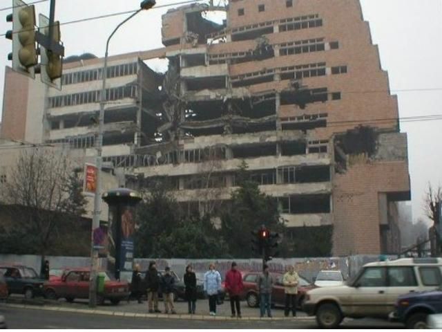 В Сербии вспоминают жертв бомбардировок 1999 года В Сербии вспоминают жертв бомбардировок 1999 года