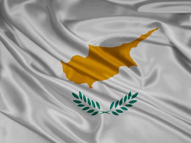 Еврогруппа одобрила сделку по Кипру, вкладчикам грозят потери до 40%