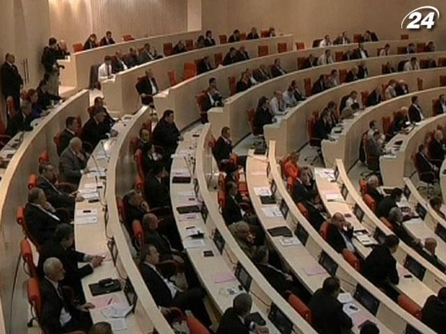 Парламент Грузии ограничил полномочия президента