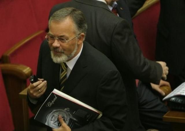 У Табачника объяснили высокие цены на учебники на языках нацменьшинств У Табачника объяснили высокие цены на учебники на языках нацменьшинств