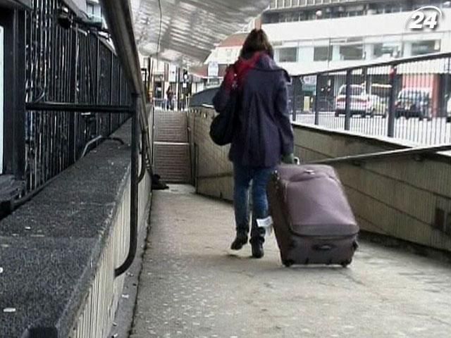 В Британии планируют ограничить социальные льготы для иммигрантов из ЕС В Британии планируют ограничить социальные льготы для иммигрантов из ЕС