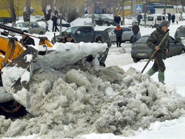 За добу з Києва вивезли понад 33 тис. тон снігу, - КМДА