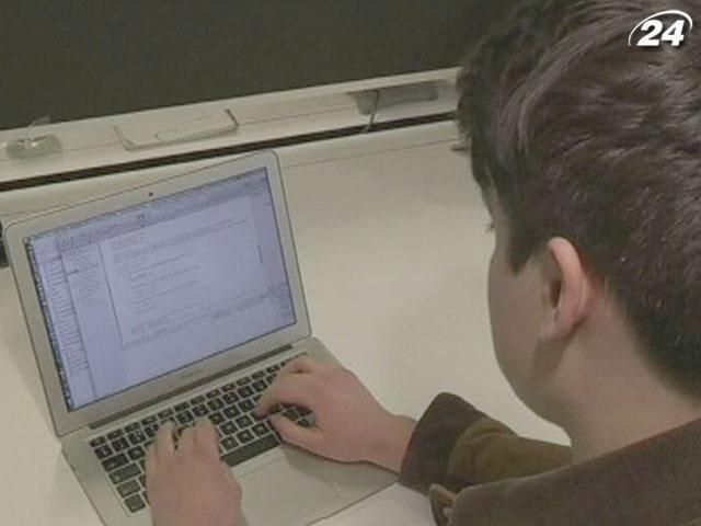 Yahoo! купила додаток Summly у 17-річного студента за $30 млн Yahoo! купила додаток Summly у 17-річного студента за $30 млн